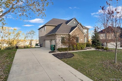 496 Overlook Dr, Oxford, MI, 48371-3559 | Card Image