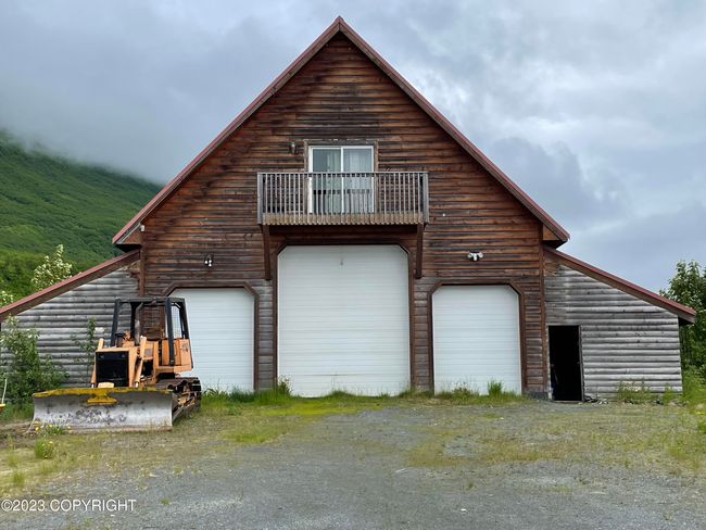 Garage & apt | Image 4