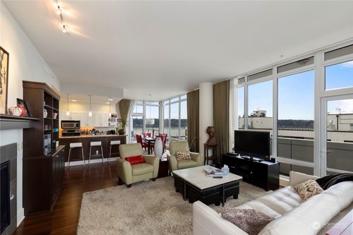 unit-602-320 Washington Ave, Bremerton, WA, 98337-1893 | Card Image