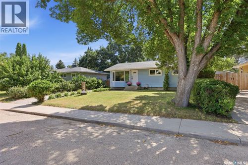2004 Adelaide St E, Saskatoon, SK, S7J3K3 | Card Image