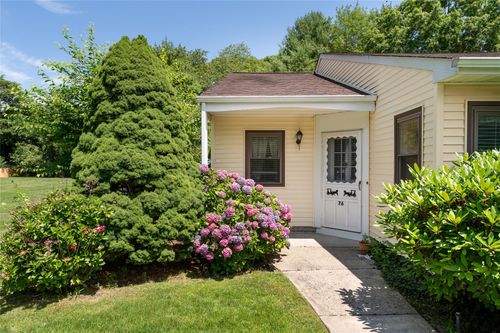 76 Knolls Dr, Stony Brook, NY, 11790-2425 | Card Image