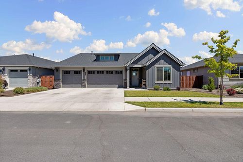 1085 Ne Henry Dr, Prineville, OR, 97754-3116 | Card Image