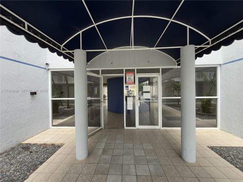 2-504-8231 Nw 8th St, Miami, FL, 33126-3989 | Card Image