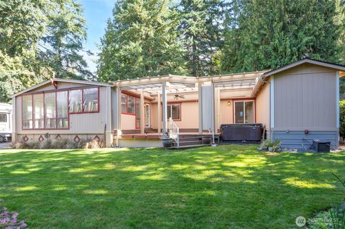 33507 43rd Ave Sw, Federal Way, WA, 98023-3204 | Card Image