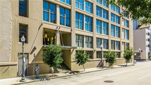 apt-331-333 Julia St, New Orleans, LA, 70130-8504 | Card Image