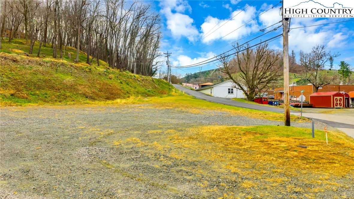 Land in West Jefferson 3