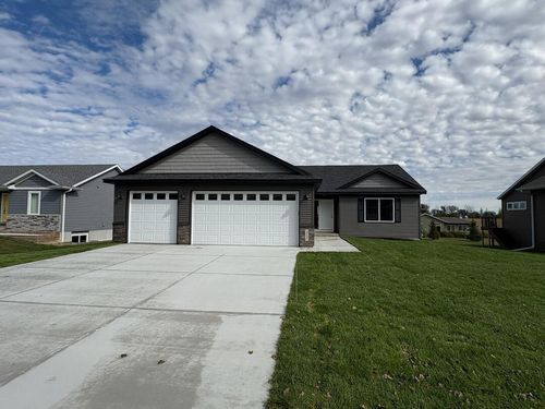 275 Hickory Ln Ne, Owatonna, MN, 55060-1587 | Card Image