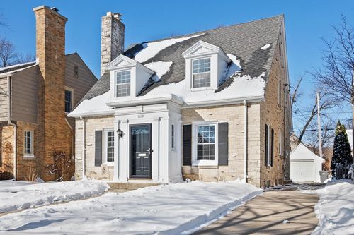 5453 N Shoreland Avenue, Whitefish Bay, WI, 53217 | Card Image