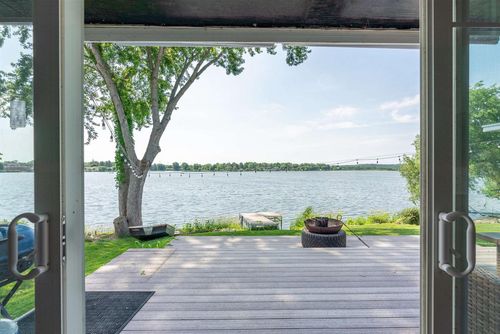 1326 Lakeview Dr, Tomah, WI, 54660-1008 | Card Image