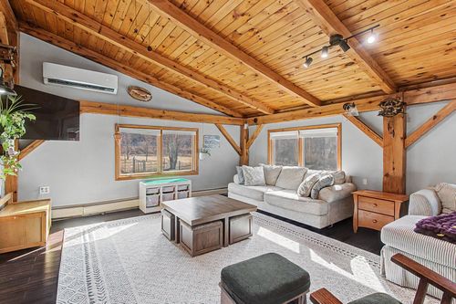 38 Hickory Pl, Hinesburg, VT, 05461-9776 | Card Image