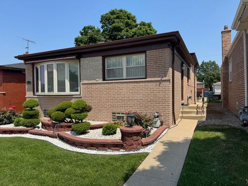 11117 S Avenue L, Chicago, IL, 60617-6916 | Card Image