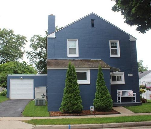 5592 Azalea Court, Greendale, WI, 53129 | Card Image