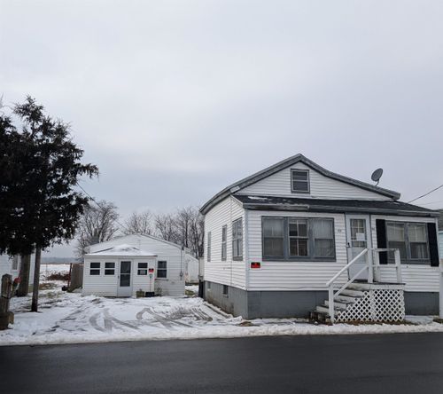 104 Cable Ave, Salisbury, MA, 01952-2801 | Card Image