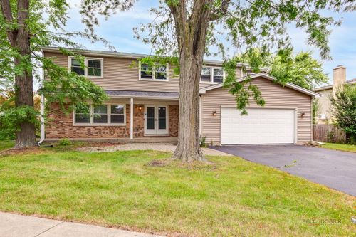 562 Applegate Ln, Lake Zurich, IL, 60047-2332 | Card Image