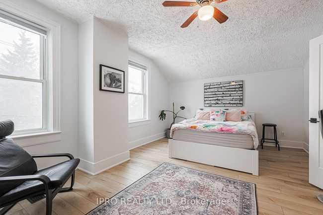 19051 Centre St, House other with 4 bedrooms, 2 bathrooms and 8 parking in Mount Albert ON | Image 17
