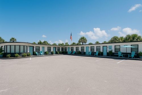 1915 N Atlantic Ave, Daytona Beach, FL, 32118-3301 | Card Image