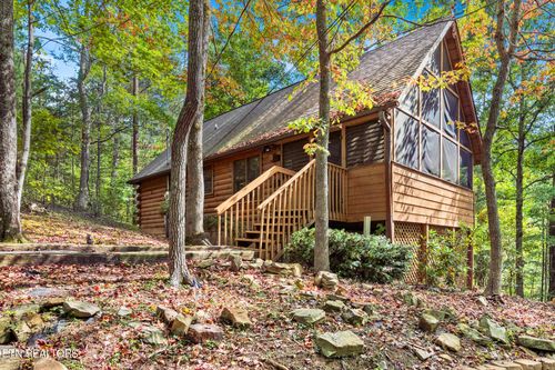 2349 Courtney Ln, Sevierville, TN, 37876-7424 | Card Image