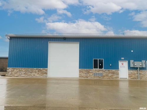 5b-7217 Northwest Blvd, Davenport, IA, 52806-1017 | Card Image