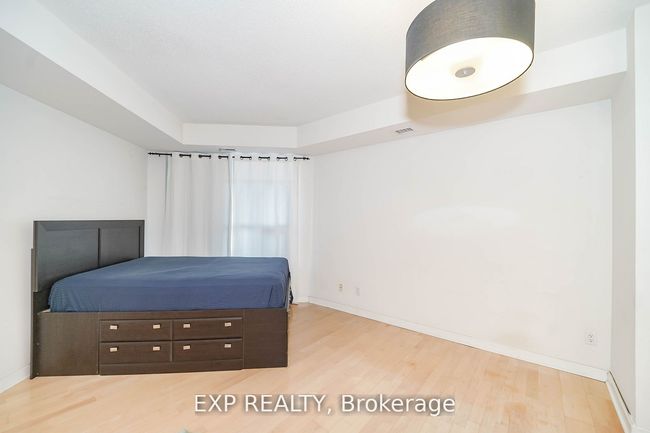 1108 - 438 Richmond St W, Condo with 0 bedrooms, 1 bathrooms and 1 parking in Toronto ON | Image 4