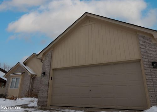 28508 Wales Dr, Chesterfield, MI, 48047-1785 | Card Image