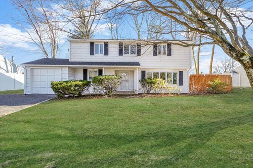 46 Grand Haven Dr, Commack, NY, 11725-3126 | Card Image