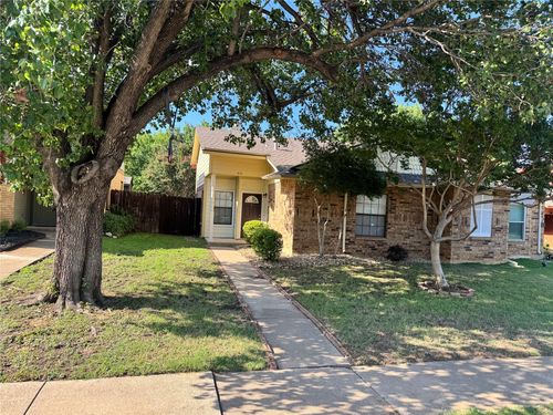 614 Canterbury St, Euless, TX, 76039-4009 | Card Image