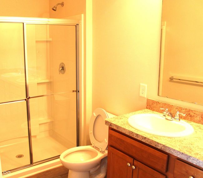 Primary Bathroom | Image 10