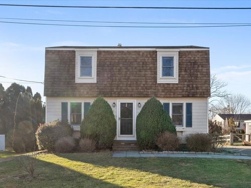 186 Center Avenue, Middletown, RI, 02842 | Card Image