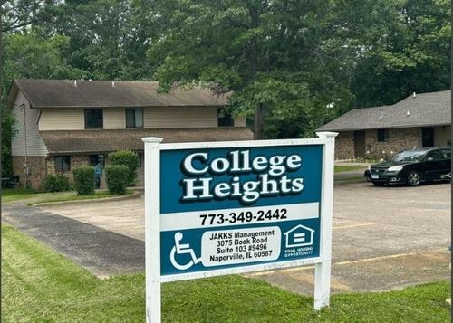 2601 Upchurch St, Eldorado, IL, 62930-2342 | Card Image