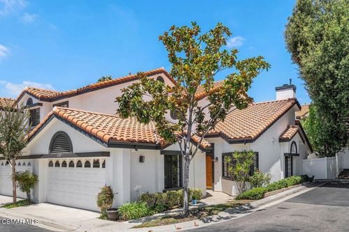 4819 La Rosa Dr, Oak Park, CA, 91377-5507 | Card Image