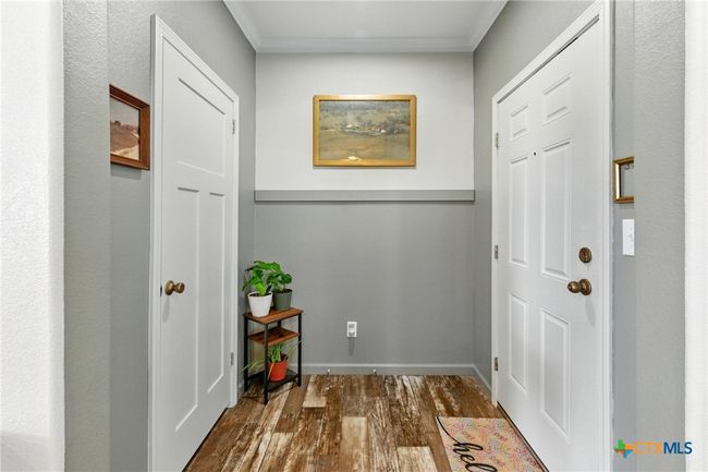 Guest house foyer | Image 27