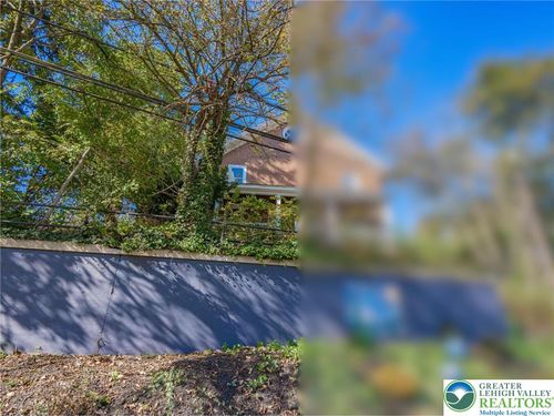 6230 Main St, Center Valley, PA, 18034-9318 | Card Image