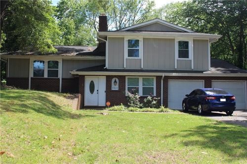 2820 Lansdowne Dr, Winston Salem, NC, 27103-6509 | Card Image