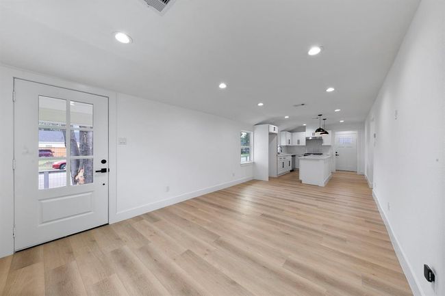5610 Chapman St, House other with 2 bedrooms, 2 bathrooms and null parking in Houston TX | Image 4