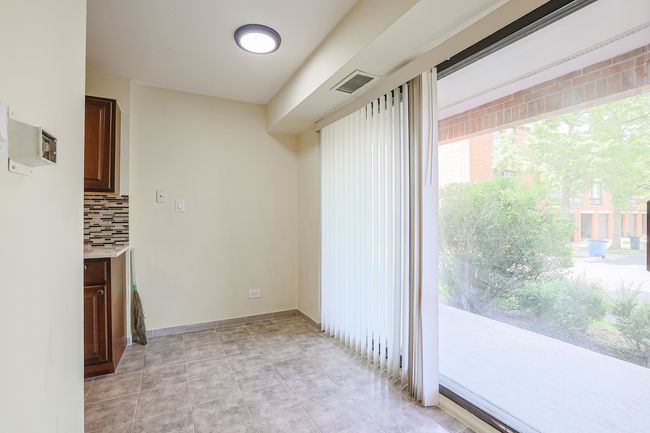 APT-102 - 3801 Appian Way, Home with 2 bedrooms, 2 bathrooms and null parking in Glenview IL | Image 10