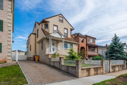 929 Adams Ave, Elizabeth, NJ, 07201-1709 | Card Image