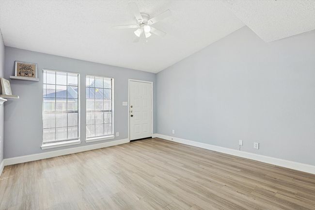 APT-11203 - 9607 Walnut St, Condo with 2 bedrooms, 1 bathrooms and null parking in Dallas TX | Image 4