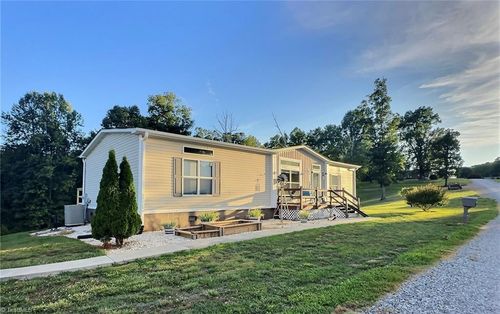 202 Clover Valley Dr, North Wilkesboro, NC, 28659-9412 | Card Image