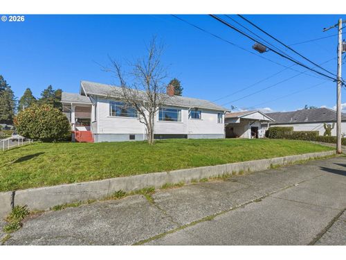 1489 Union Ave, North Bend, OR, 97459-3636 | Card Image