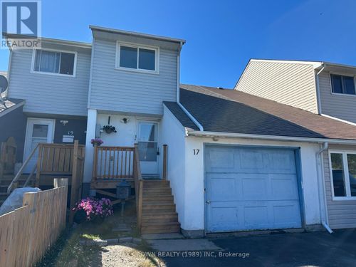 17 Blair St, North Bay, ON, P1A3V9 | Card Image