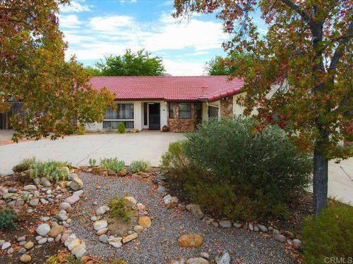 16233 Oakley Rd, Ramona, CA, 92065-4229 | Card Image