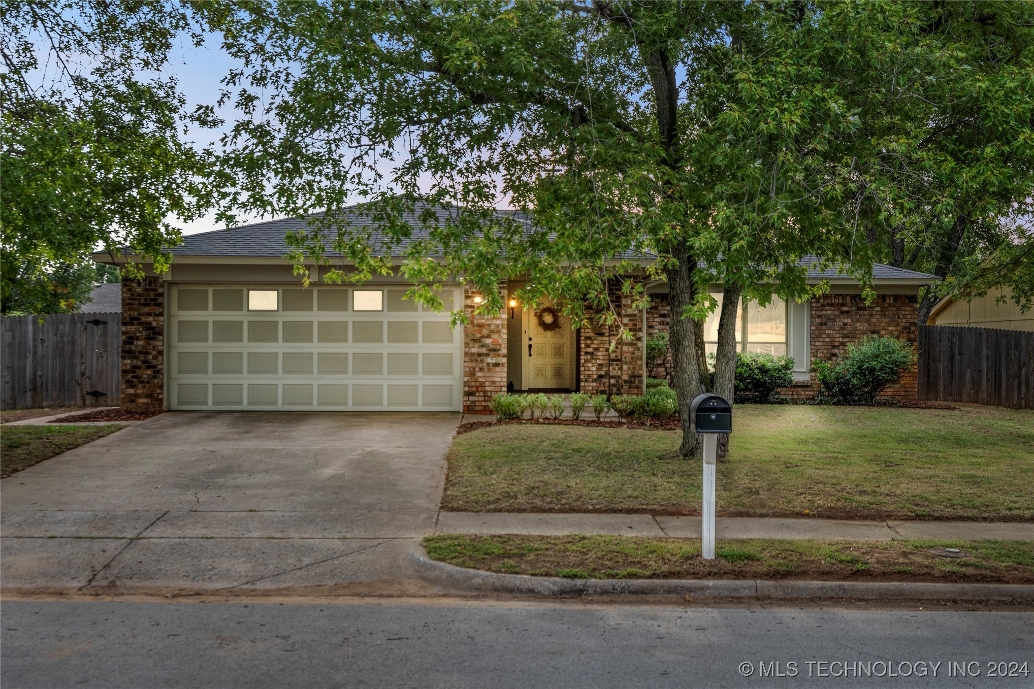 Ivy St, Jenks, OK 74037
