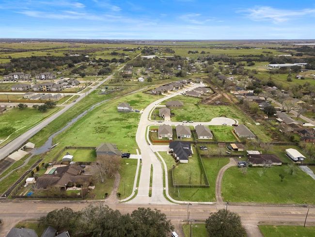 117 Bayou Bend Blvd, House other with 3 bedrooms, 3 bathrooms and null parking in Angleton TX | Image 8