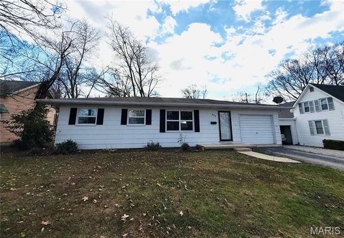 584 W Center St, Nashville, IL, 62263-1502 | Card Image