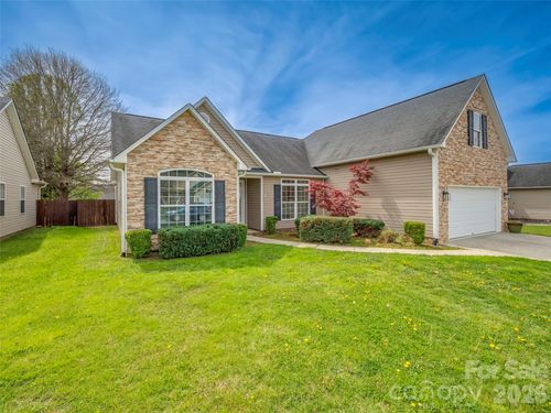 33 W Hiawassee Road, Fletcher, NC, 28732 | Card Image
