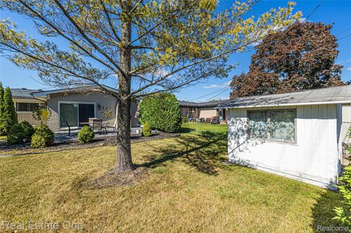 36268 Jeffrey Dr, Sterling Heights, MI, 48310-4357 | Card Image