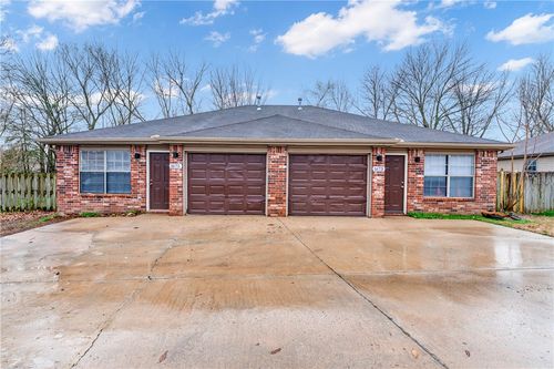 1673 & 1675 E Evalyn Circle, Fayetteville, AR, 72701 | Card Image