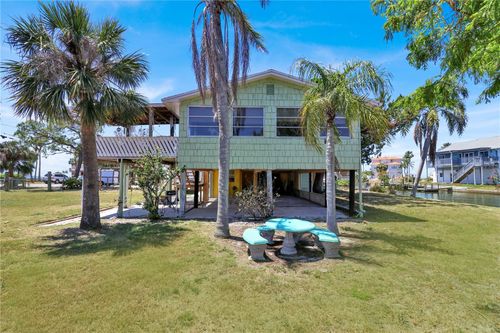 6400 Driftwood Dr, HUDSON, FL, 34667-1018 | Card Image