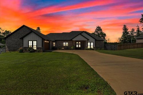 18329 Timber Oaks Dr, Lindale, TX, 75771-4820 | Card Image