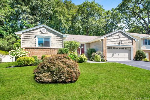 7 Secor Gln Rd, Hartsdale, NY, 10530-1201 | Card Image